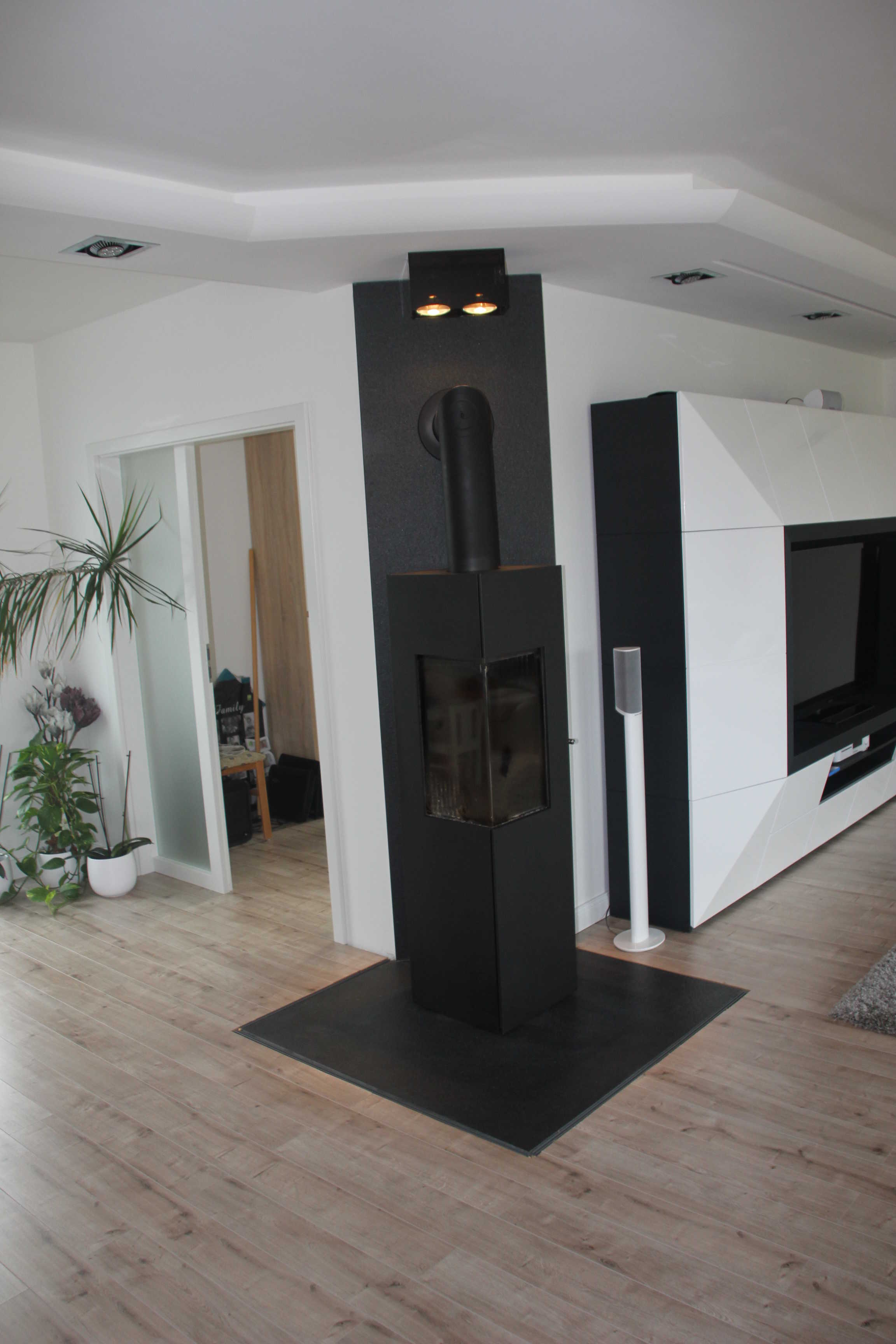 kamin_schwarz_wohnzimmer - Herzlich Willkommen bei Naturstein